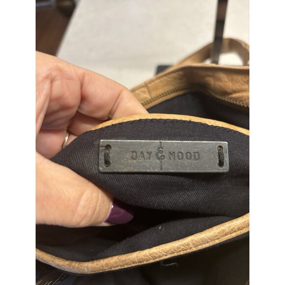 Day And Mood Slouchy Soft Woven Front Hobo Tote - Picture 5 of 16